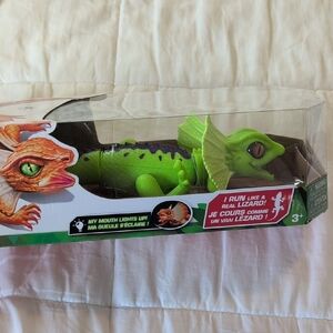 Green and Purple Light-Up Lizard Toy